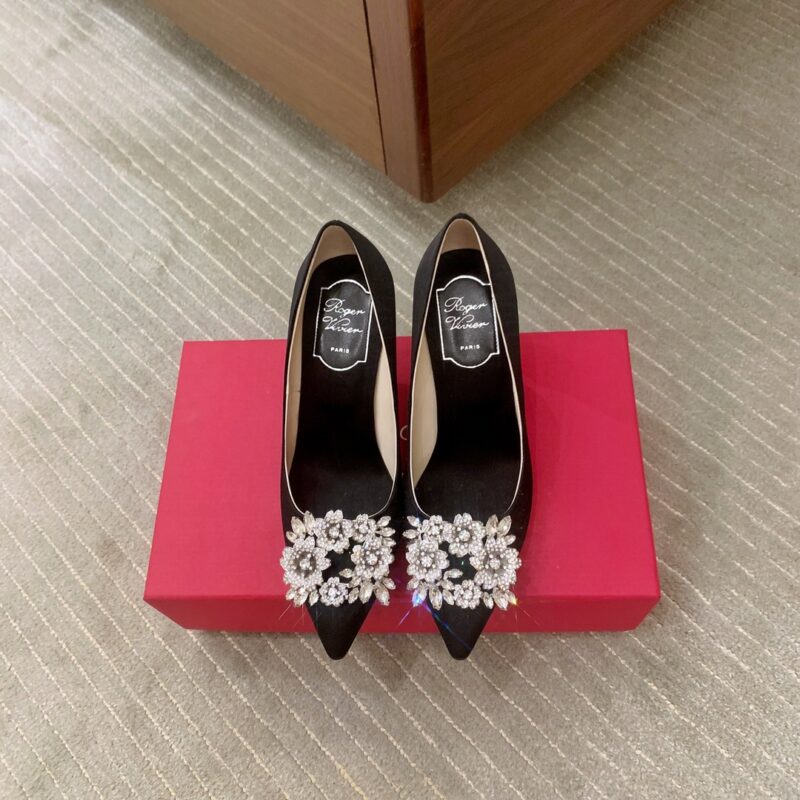 Roger vivier Bouquet Strass 钻扣高跟鞋