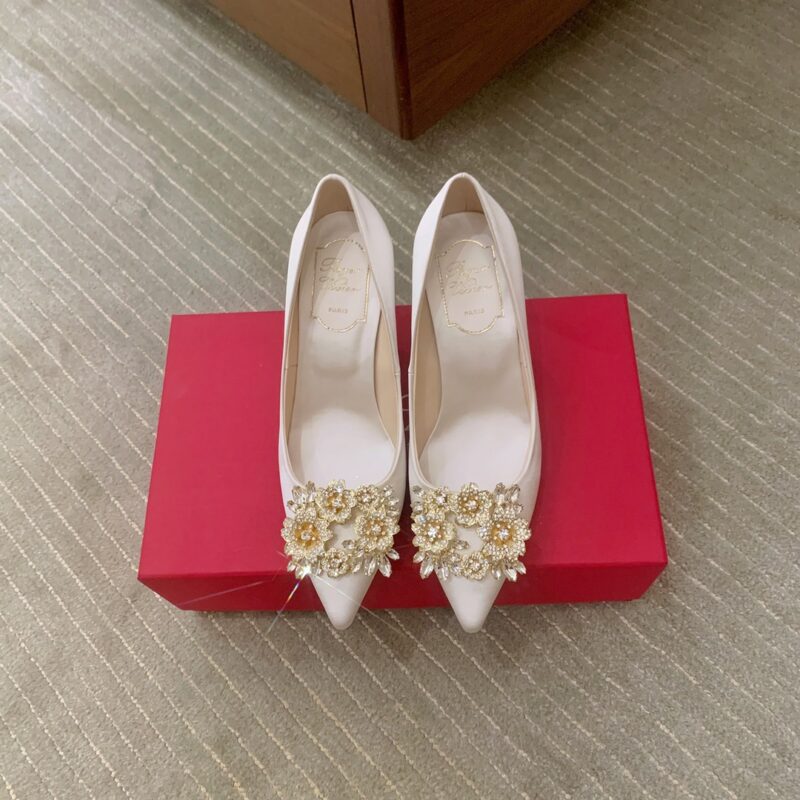 Roger vivier Bouquet Strass 钻扣高跟鞋
