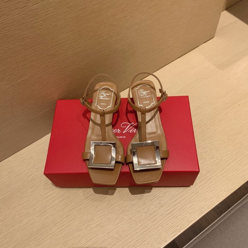 Roger vivier 方扣凉鞋
