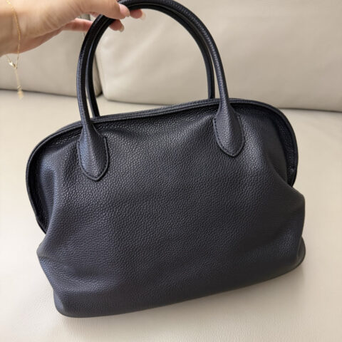 THE ROW Agnse 12 Bag 型号:TR1219 【荔枝纹Masoni】黑色