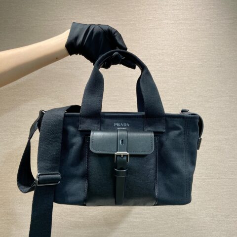 PRADA 新品Route🎉1BG660帆布