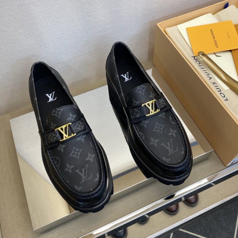 LV 男士时尚经典乐福鞋