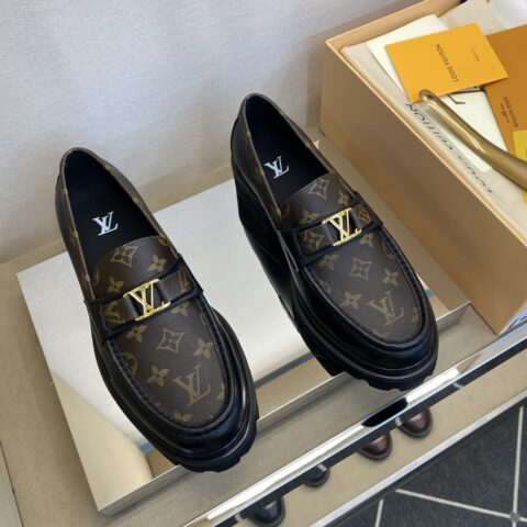LV 男士时尚经典乐福鞋