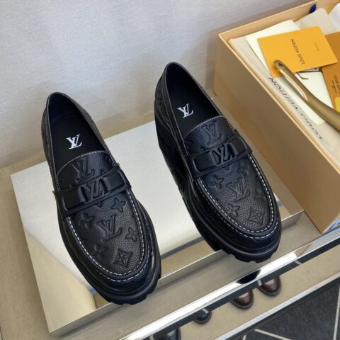 LV 男士时尚经典乐福鞋