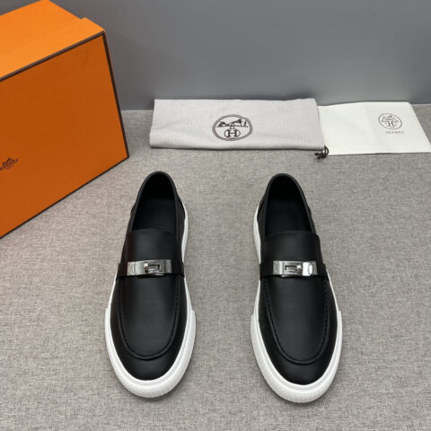 HERMES 黑白两色乐福鞋