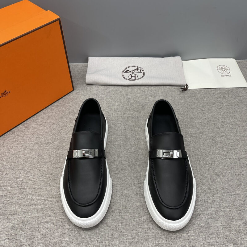 HERMES 黑白两色乐福鞋