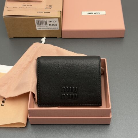 MIUMIU 复古皮革小号钱包 编号:5MV204  黑色/植鞣羊皮