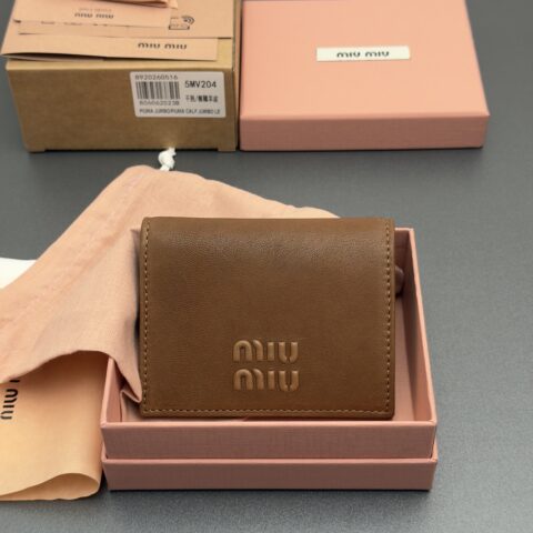 MIUMIU 复古皮革小号钱包 编号:5MV204 干邑/植鞣羊皮