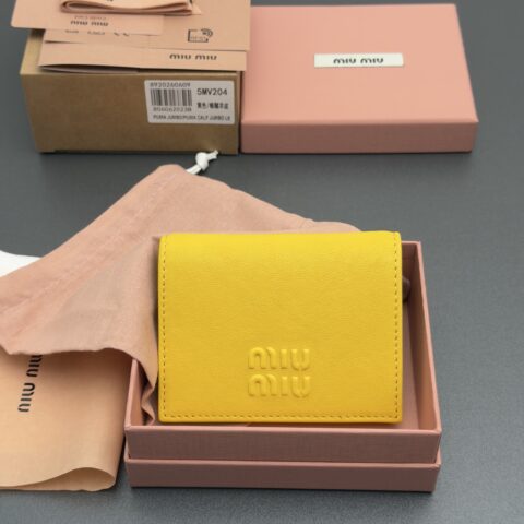 MIUMIU 复古皮革小号钱包 编号:5MV204  黄色/植鞣羊皮