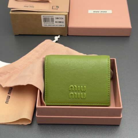 MIUMIU 复古皮革小号钱包 编号:5MV204 绿色/植鞣羊皮