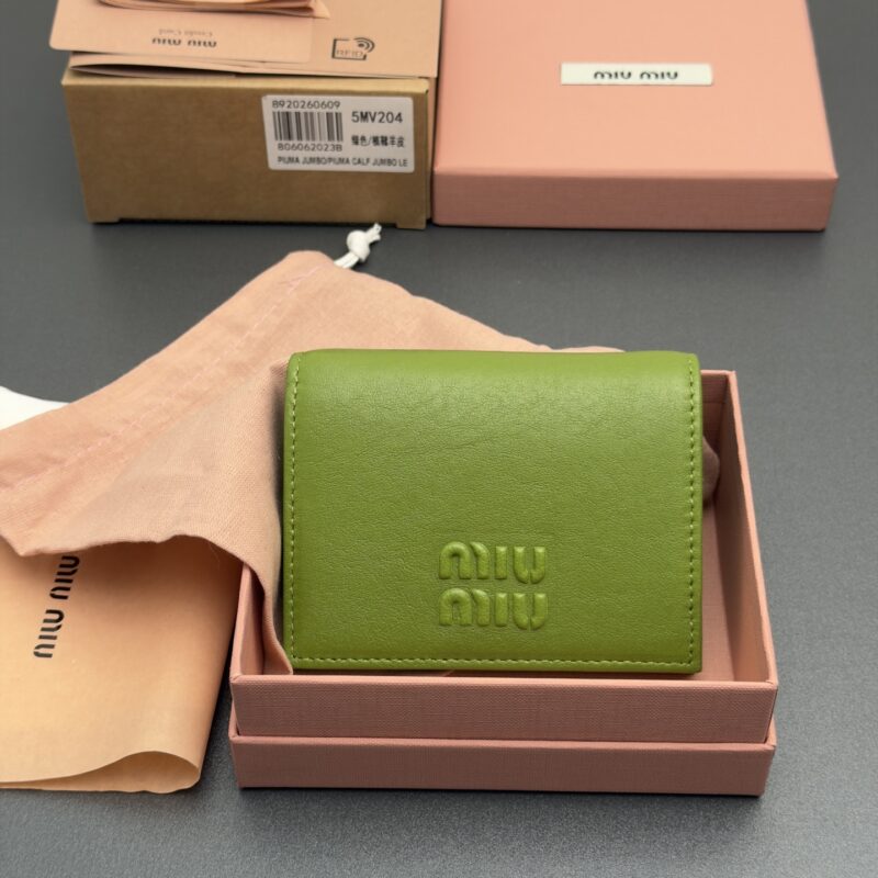 MIUMIU 复古皮革小号钱包 编号:5MV204 绿色/植鞣羊皮