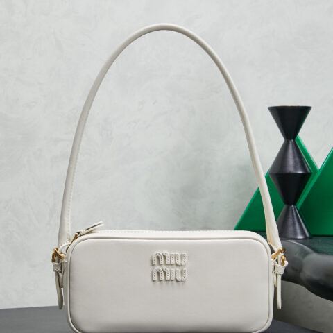 MIUMIU M新品限量款麻将包 5NE024 粉笔白