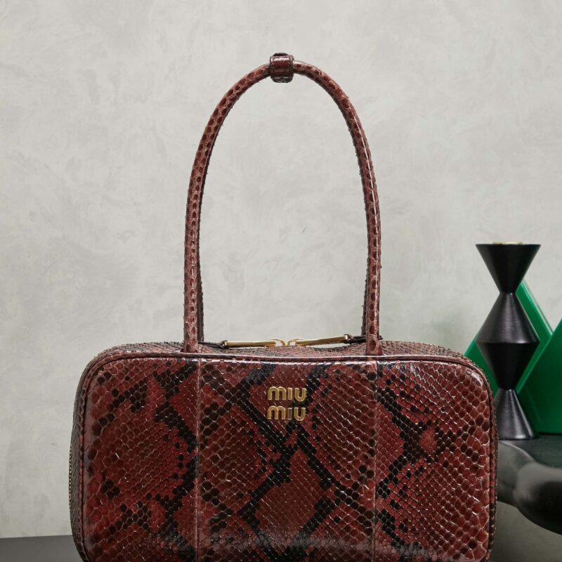 MIUMIU 秀款蛇皮 公文包 型号：5BB172蛇皮棕色