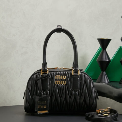 MIUMIU Miu家新款保龄球包包 5BB191