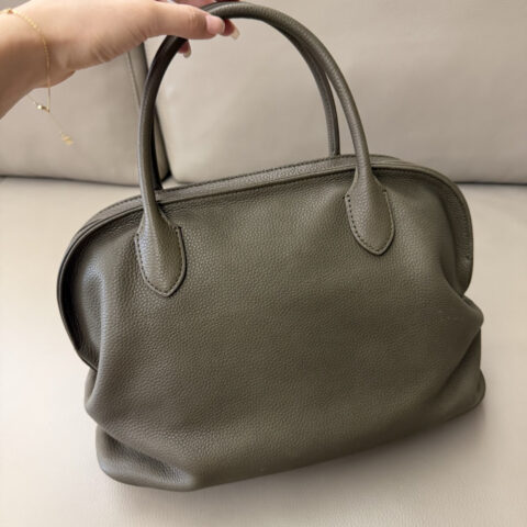 THE ROW Agnse 12 Bag 型号:TR1219 【荔枝纹Masoni】松露灰绿