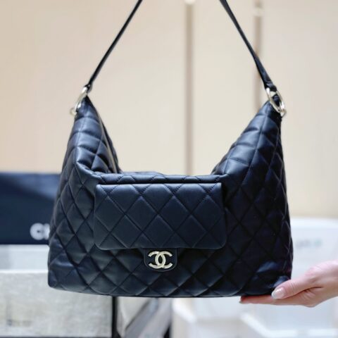 CHANEL 爆款hobo嬉皮腋下包💼 AS4339