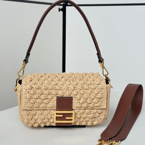 FENDI  Baguette 拉菲草手袋 款号 8710