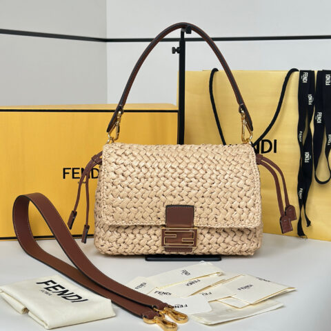 FENDI 全新 Mamma Baguette 款号:8711