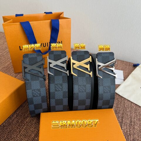 LV 配置新型字母搭扣  寬度40毫米
