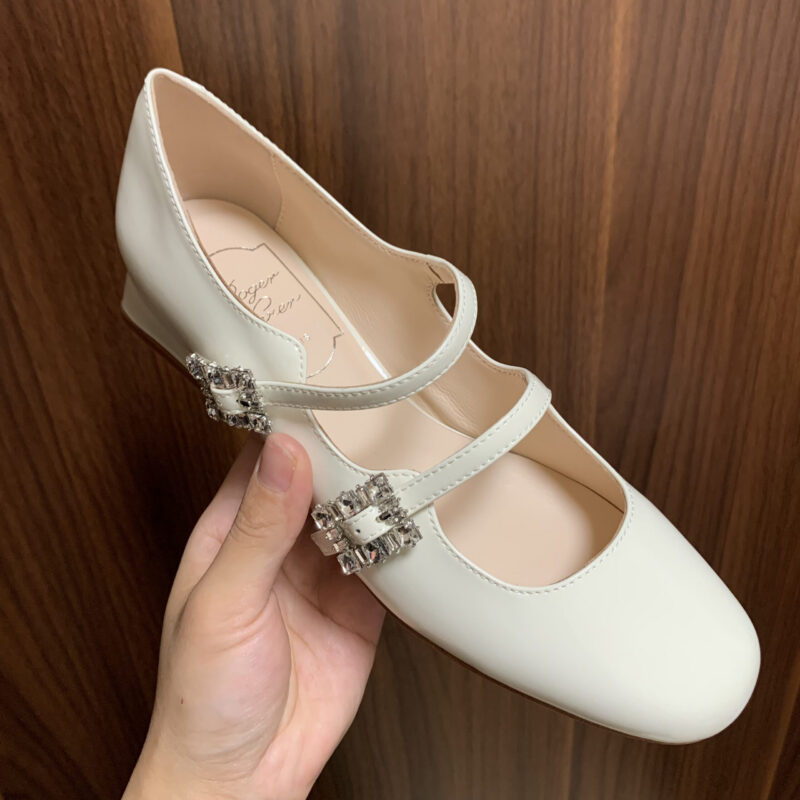 Roger vivier 新款双钻扣玛丽珍