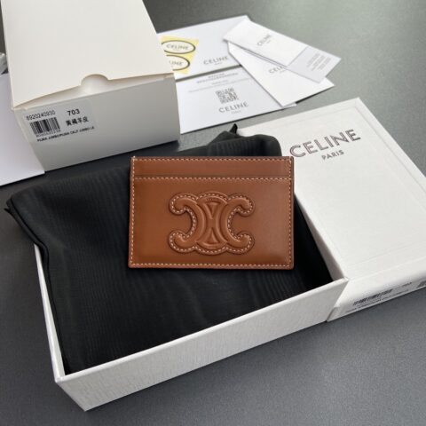 CELINE TRIOMPHE标志印花卡包 编号:10B703EMJ.04LU 703 黃褐全皮(羊皮)
