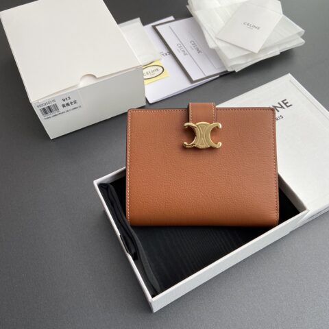 CELINE VICTOIRE柔軟牛皮革钱包 编号:10M913GHH.38NO912 913  黃褐全皮
