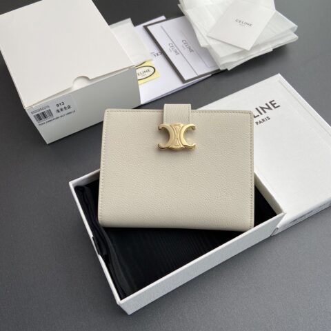 CELINE VICTOIRE柔軟牛皮革钱包 编号:10M913GHH.38NO912 913  淺米全皮