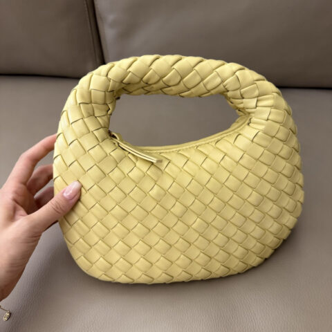 BV Mini Veneta Bag 型号:867031 奶油黄