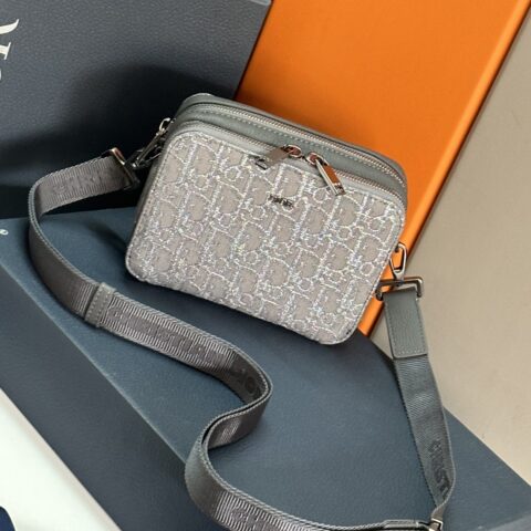 Dior 顶级原单品质编号: 93310 银布灰皮单肩包