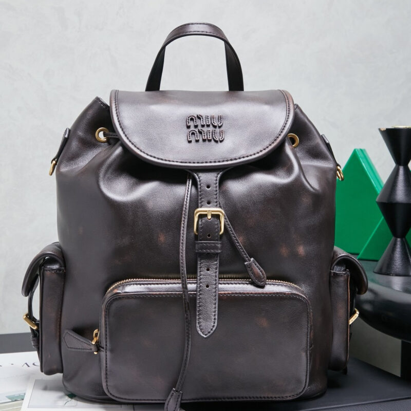 MIUMIU 新品学院风双肩包 5BZ042 复古大号