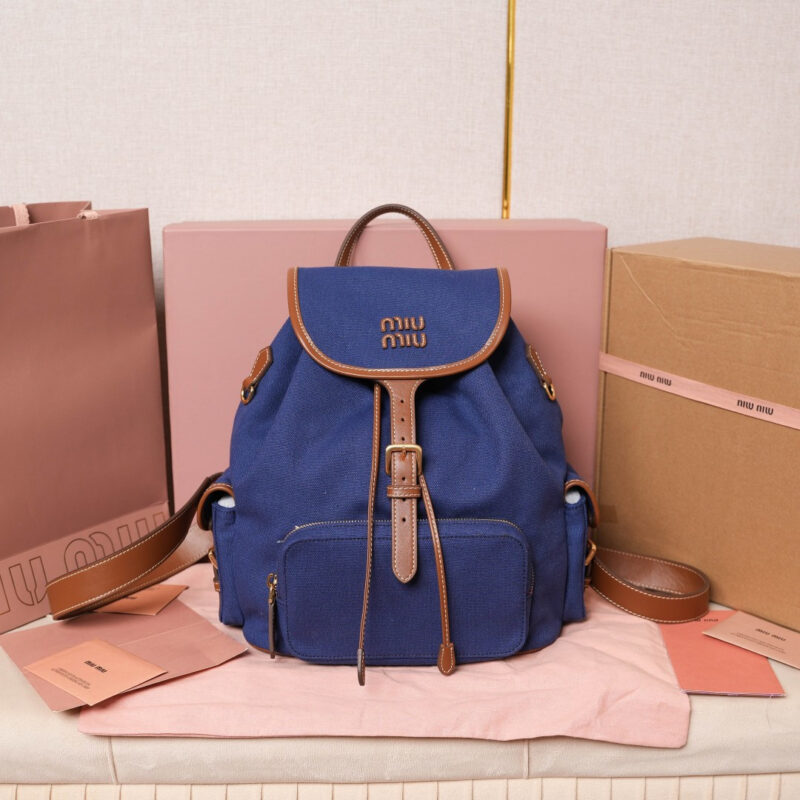 MIUMIU 新品学院风双肩包 5BZ042蓝色