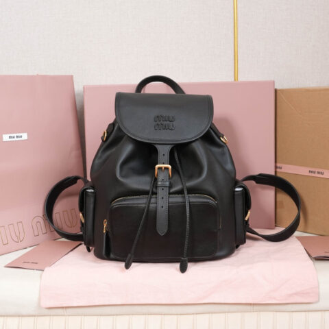 MIUMIU 新品学院风双肩包 5BZ042 黑色大号