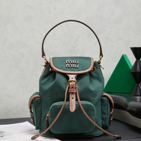 MIUMIU 新品学院风双肩包 5BZ043 帆布绿