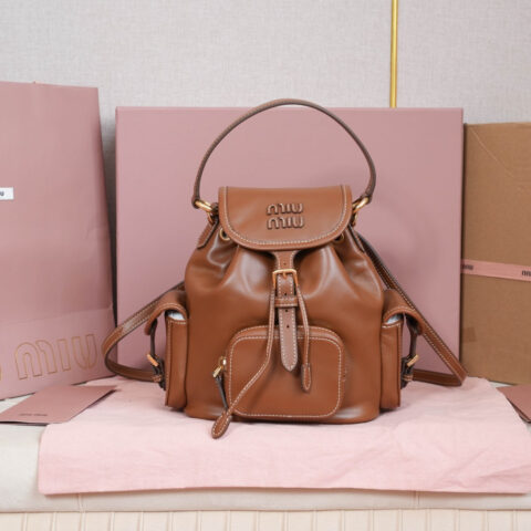 MIUMIU 新品学院风双肩包 5BZ043 棕色