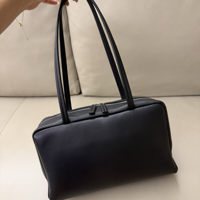 THE ROW Astra Bowling Bag 绵羊皮 型号:TR1105 黑色