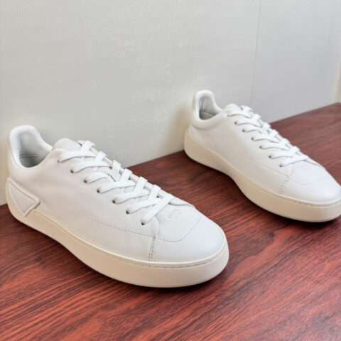 PRADA 男士Court皮革运动鞋 货号：2EE483 白色