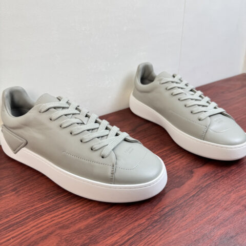 PRADA 男士Court皮革运动鞋 货号：2EE483 灰色