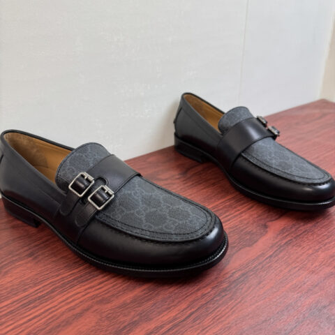 GUCCI 新款男士皮革乐福鞋 货号:406917 黑牛