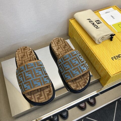 FENDI 男士拖鞋