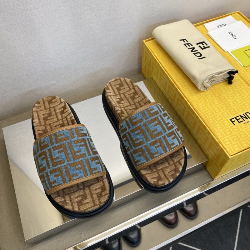 FENDI 男士拖鞋