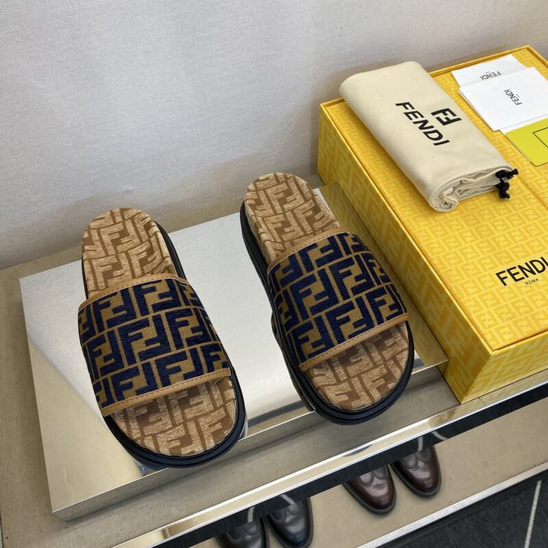 FENDI 男士拖鞋