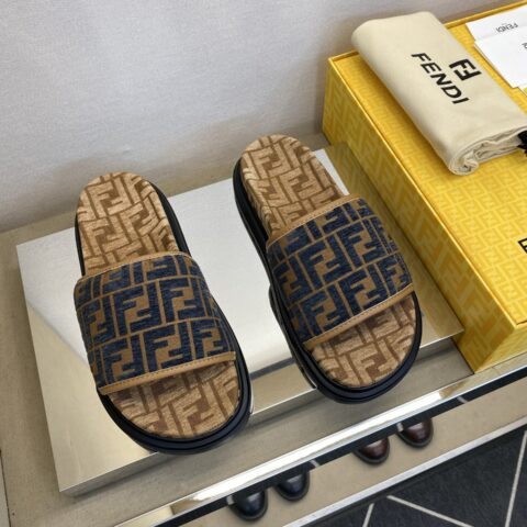 FENDI 男士拖鞋