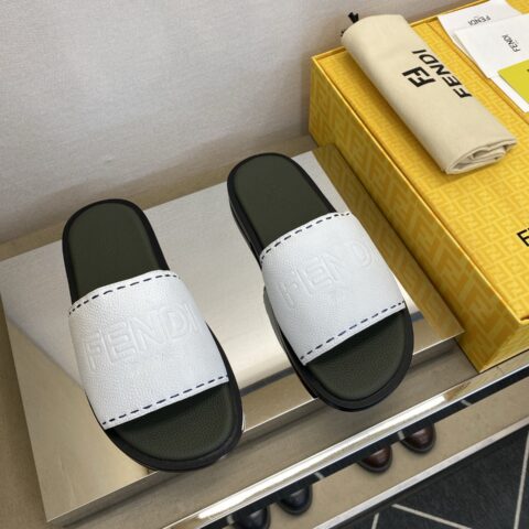 FENDI 男士真皮底拖鞋