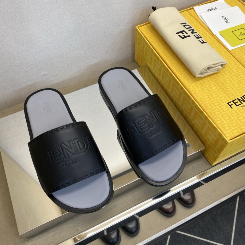 FENDI 男士真皮底拖鞋