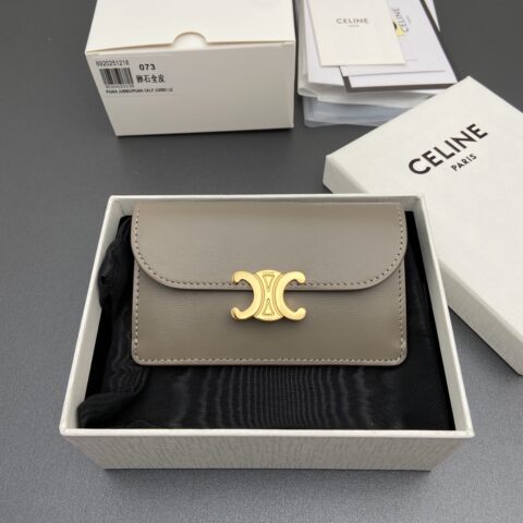 CELINE TRIOMPHE亮澤牛皮翻蓋內帶拉鏈卡包 编号:10P073CQH.04LU 072   073   卵石全皮