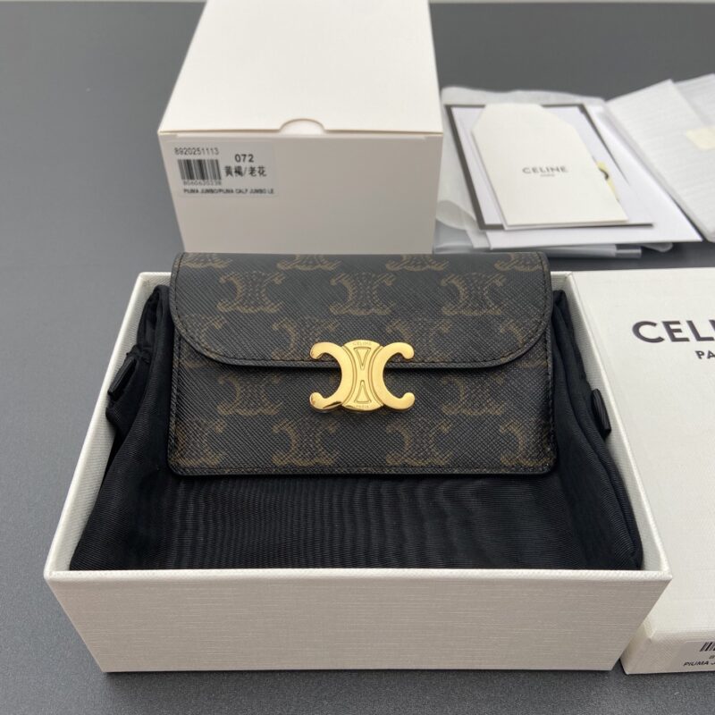 CELINE TRIOMPHE亮澤牛皮翻蓋內帶拉鏈卡包 编号:10P072CQH.04LU 073 072  黃褐/老花