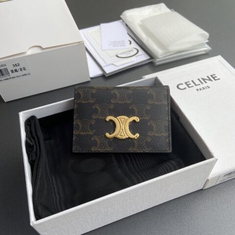 CELINE TRIOMPHE亮泽牛皮革翻蓋卡包 编号:10I 352 CPJ.04LU 353 352  黃褐/老花