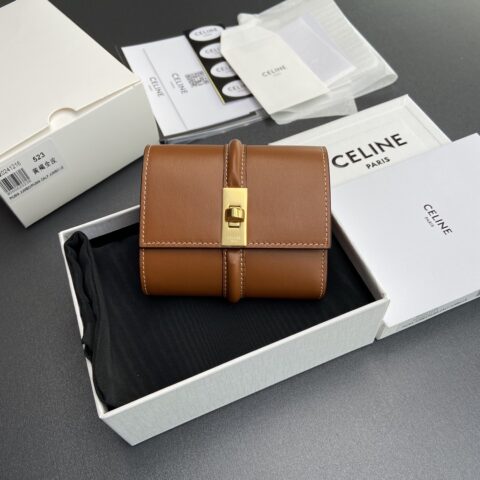 CELINE TRIOMPHE亮泽牛皮革钱包 编号:10M523GCG.04LU 523 523  黃褐全皮