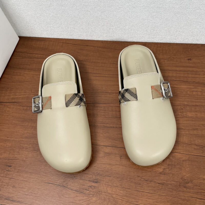 Burberry 新款男士格纹皮革 Urchin 半拖 货号：60426半拖 奶驼色