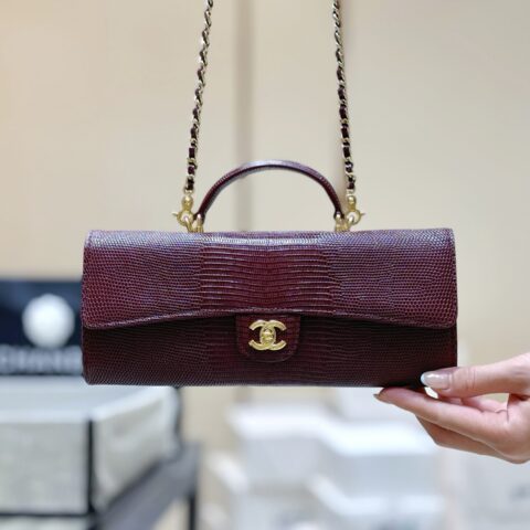 CHANEL 26A 蜥蜴纹手柄长法棍👜 AP5280